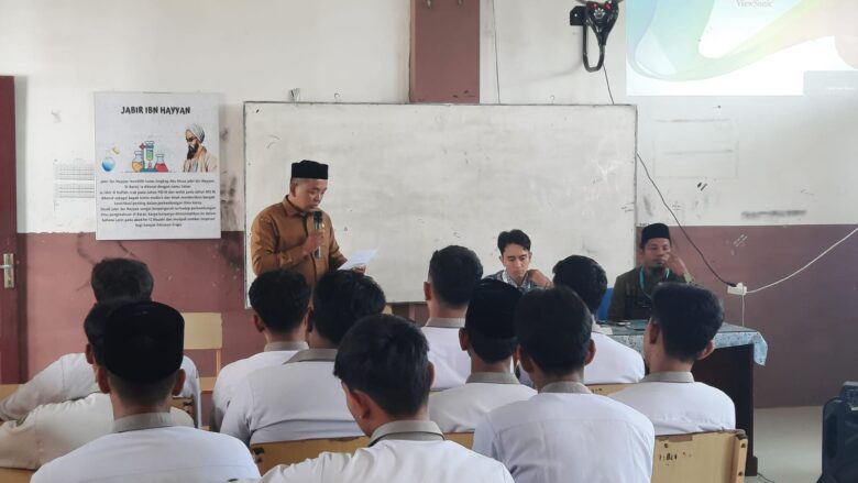 Yayasan Wakaf Hamalatul Quran Pondok Tahfidz dan Entrepreneur Darul Hikmah Aceh Besar Melakukan Sosialisasi di MUQ Pidie