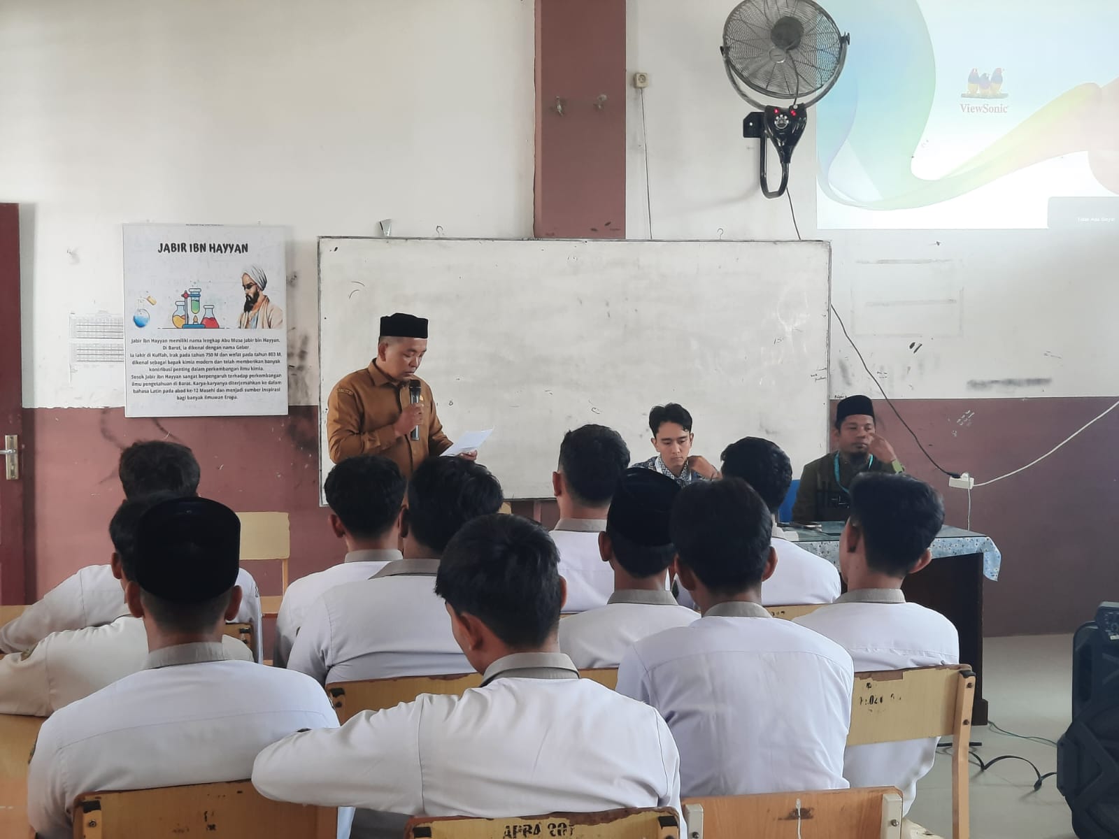 Yayasan Wakaf Hamalatul Quran Pondok Tahfidz dan Entrepreneur Darul Hikmah Aceh Besar Melakukan Sosialisasi di MUQ Pidie