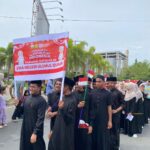 Santri SMAN Ulumul Quran Mengikuti Carnaval HUT Kemerdekaan Republik Indonesia ke 80